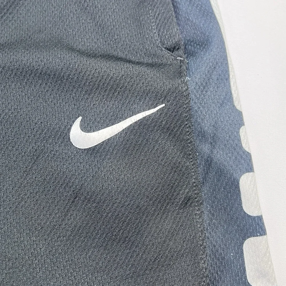 Nike Dri-Fit Shorts Basketball Boy's Youth Medium Drawstring Waist Black‎ White